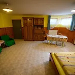 Гостевой дом Huszar Vendeghaz *