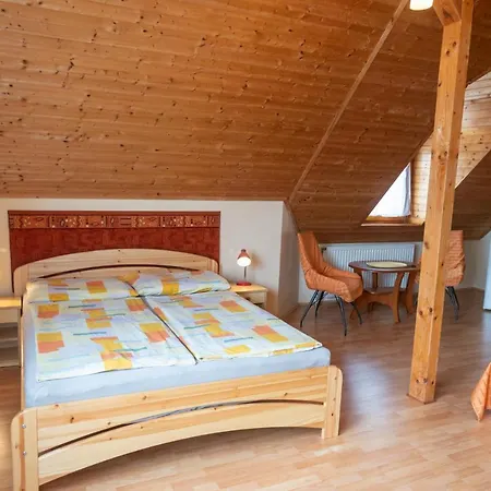 Guest house Huszar Vendeghaz