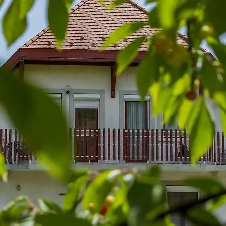 Gasthuis Huszar Vendeghaz Balatonfüred