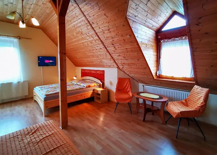 Guest house Huszar Vendeghaz Balatonfured