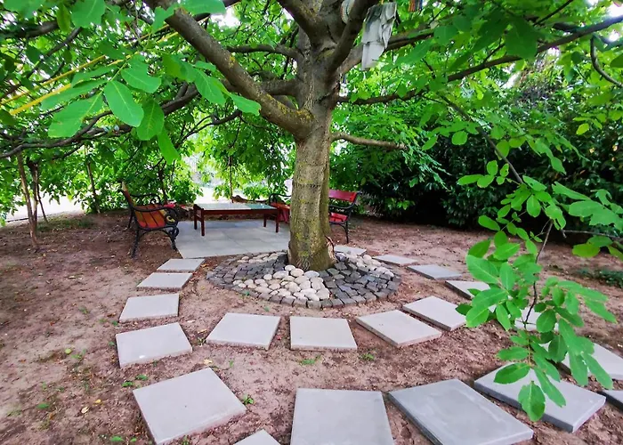 Guest house Huszar Vendeghaz Balatonfured