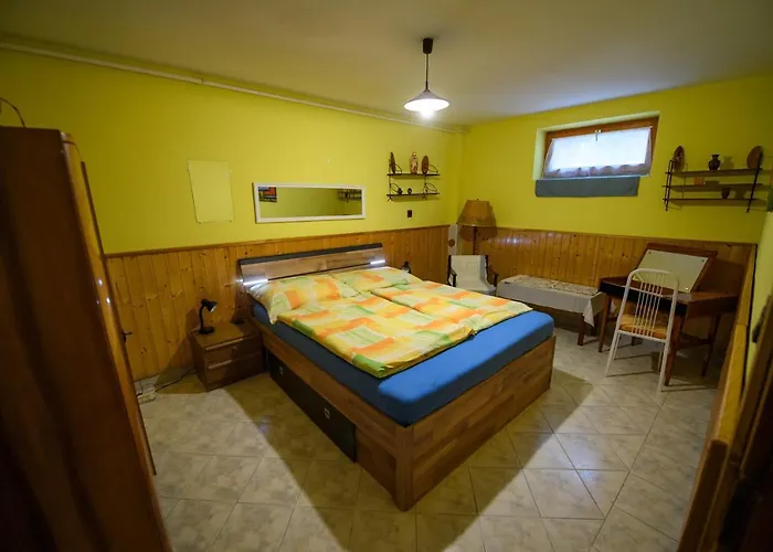 Guest house Huszar Vendeghaz *